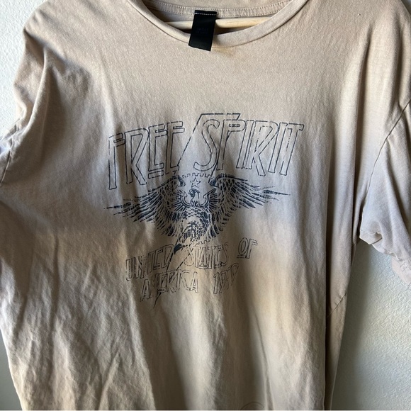 Free Spirit Graphic T-Shirt - Picture 3 of 7